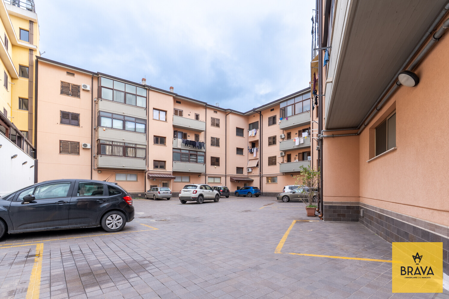 A.L.C. Viale Regione Siciliana Sud Est 2074-43