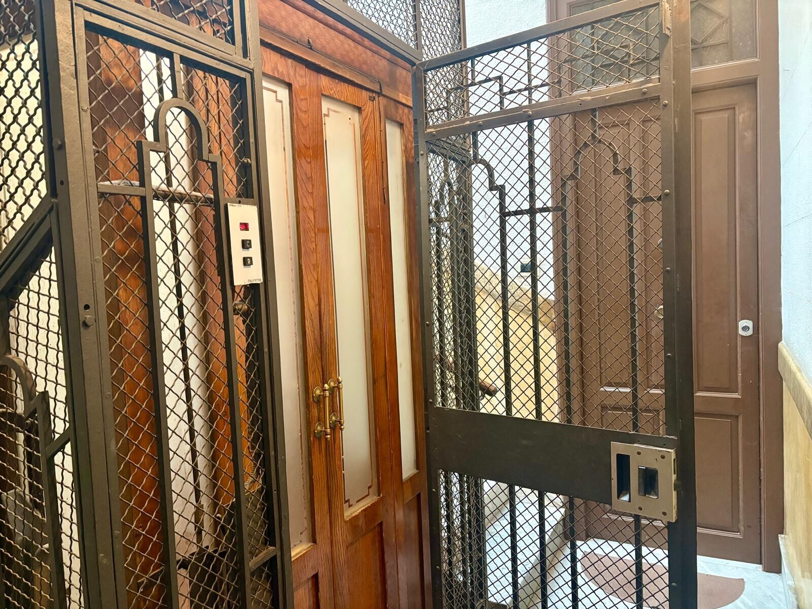 48608143-146d-4c32-8861-3fe5db48570b