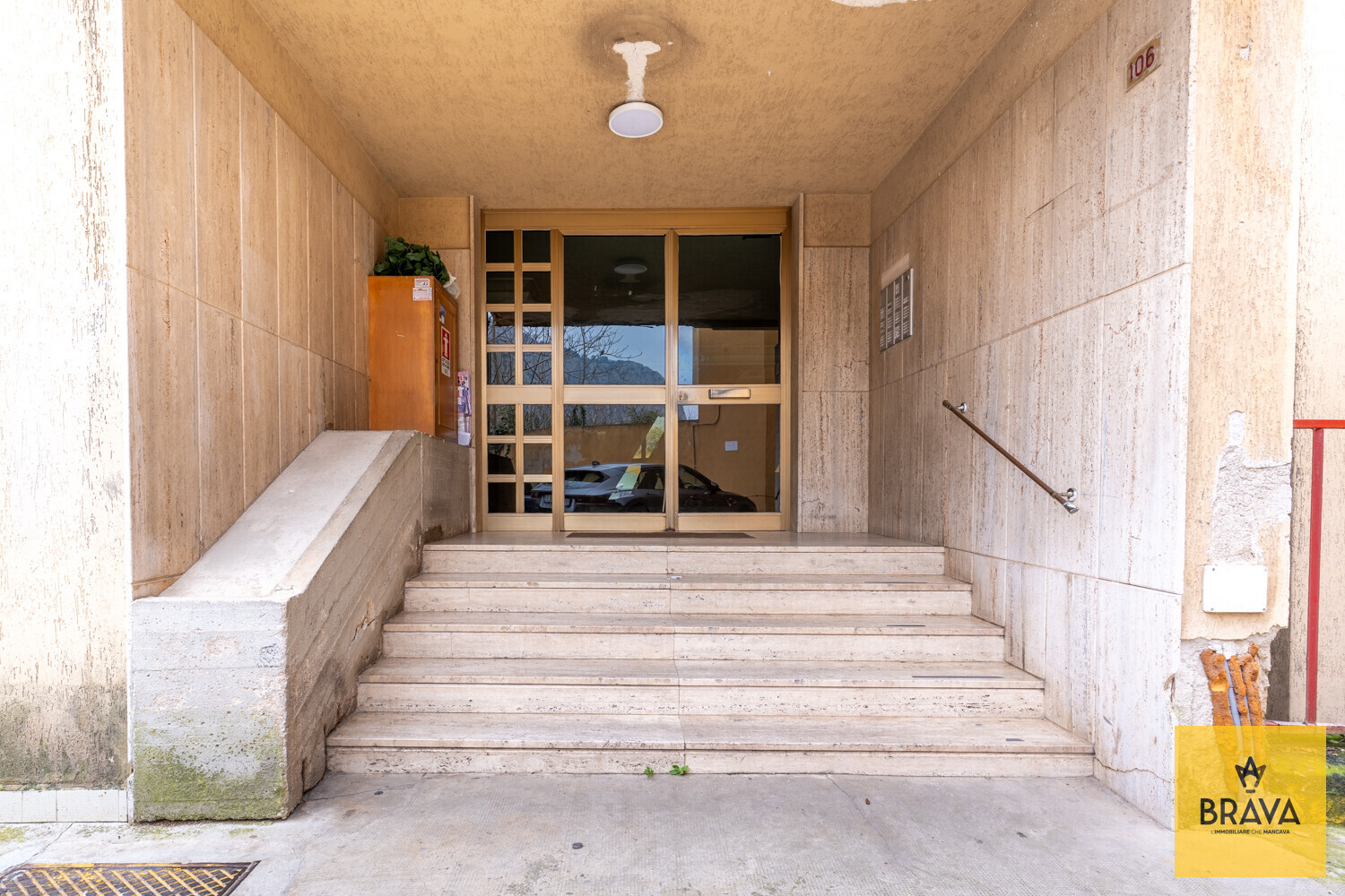 A.L.C. Via Imperatore Federico 106-21