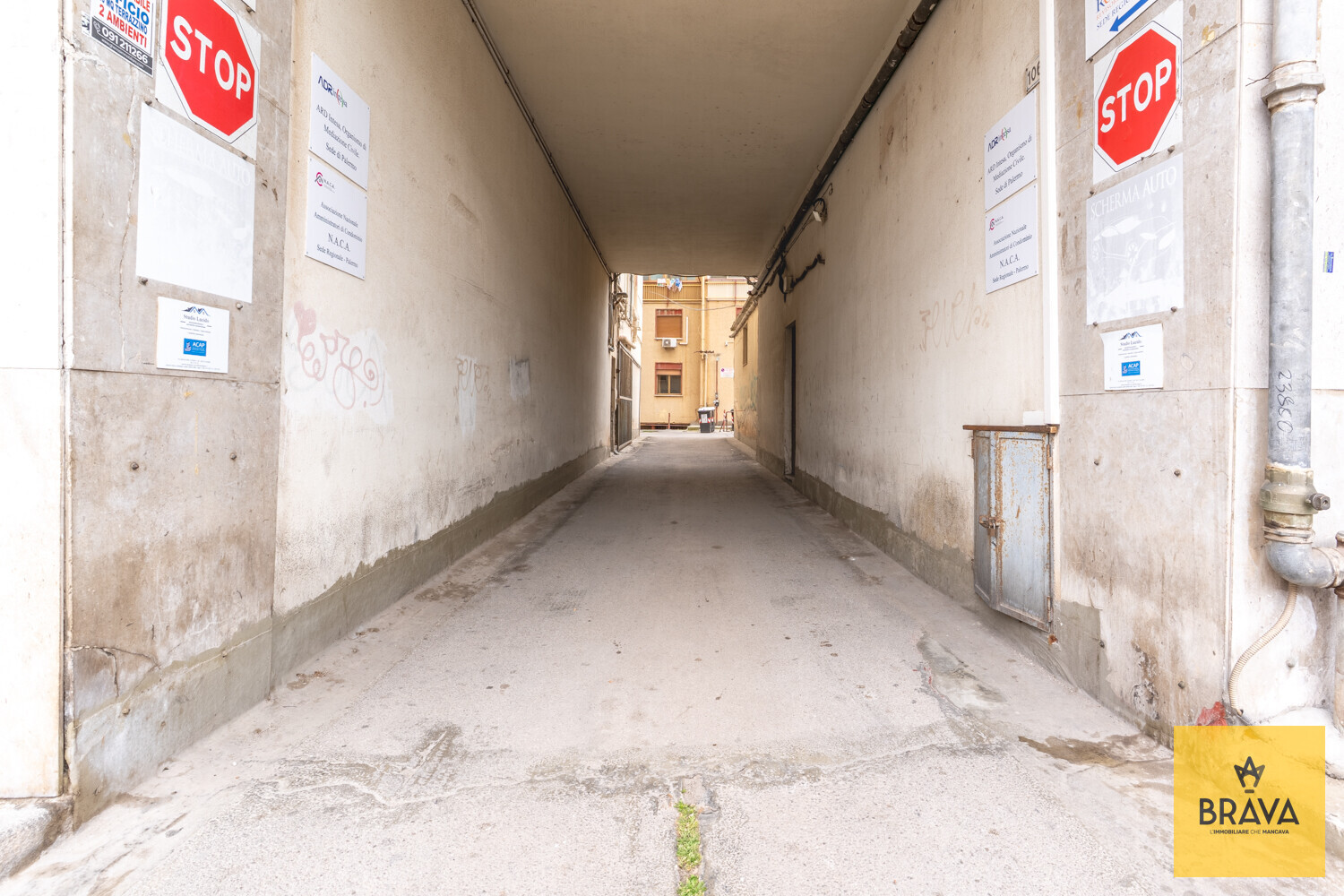 A.L.C. Via Imperatore Federico 106-28