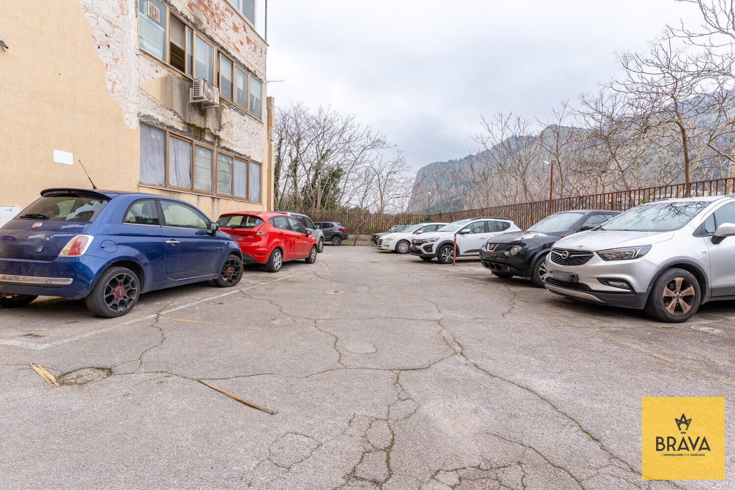 A.L.C. Via Imperatore Federico 106-24