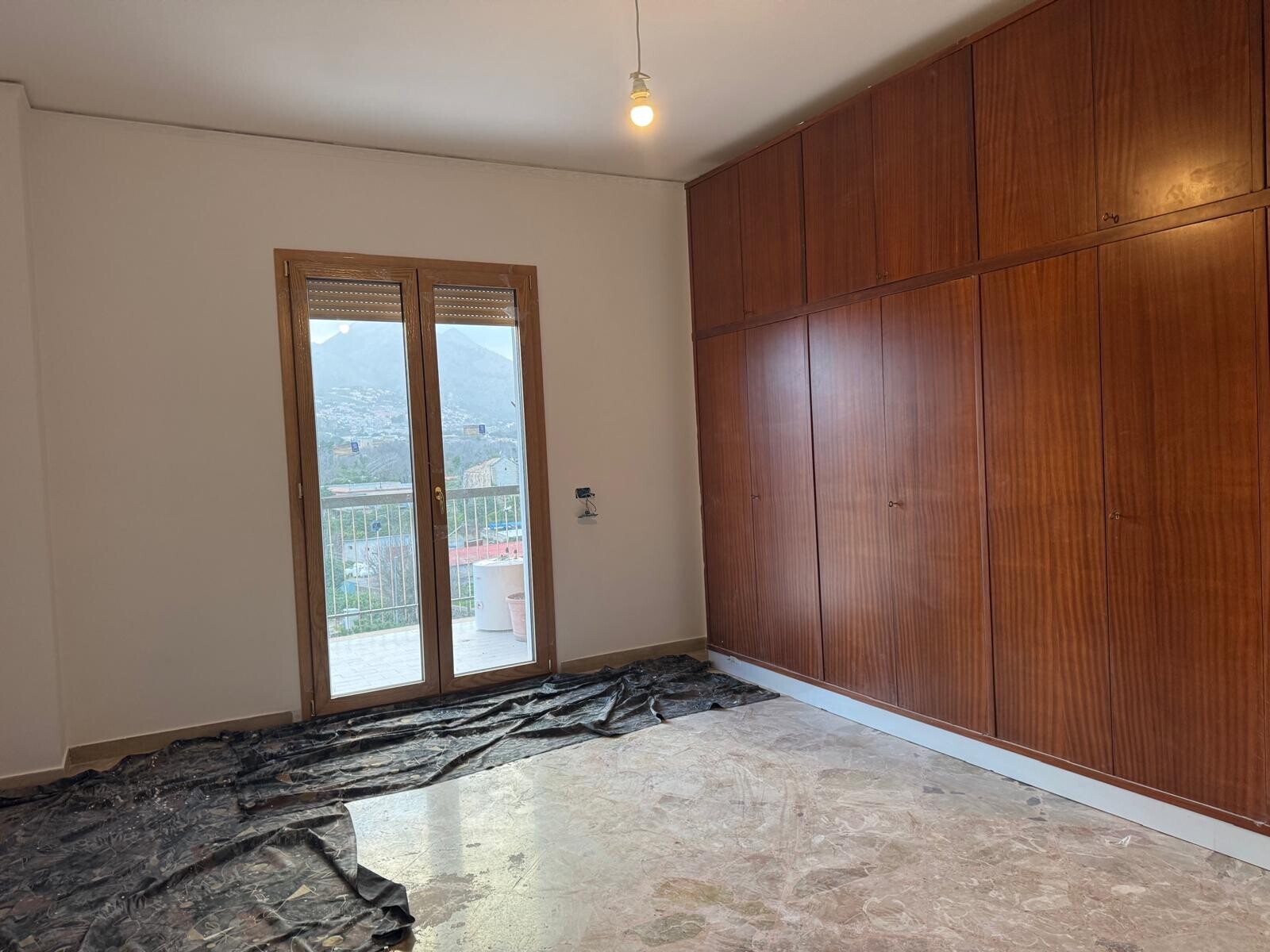 195d9b4d-eff1-4bc6-a733-dd3b74b2a878