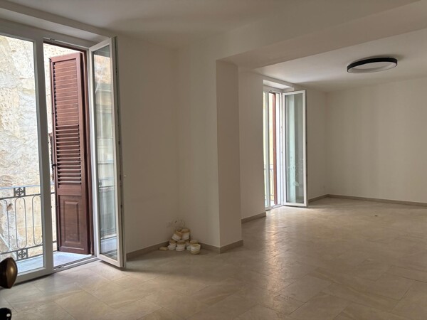 008b77dc-d5e6-4d51-a818-85b41042f1c5