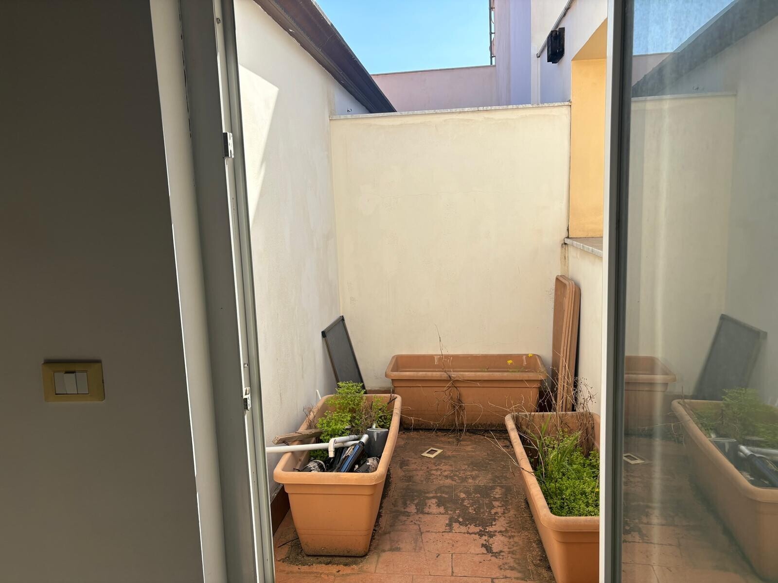 ea9df5a5-234e-4f25-b453-d00fe42048dc