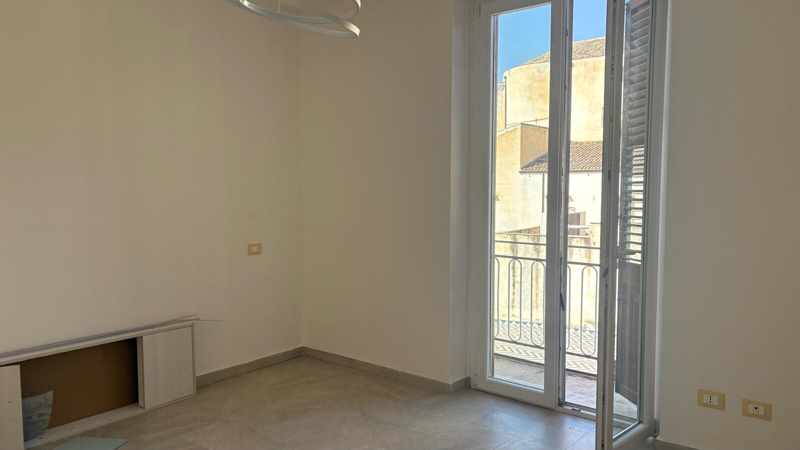 cf095a27-f1e9-49c7-9cb9-97e3a68a2749