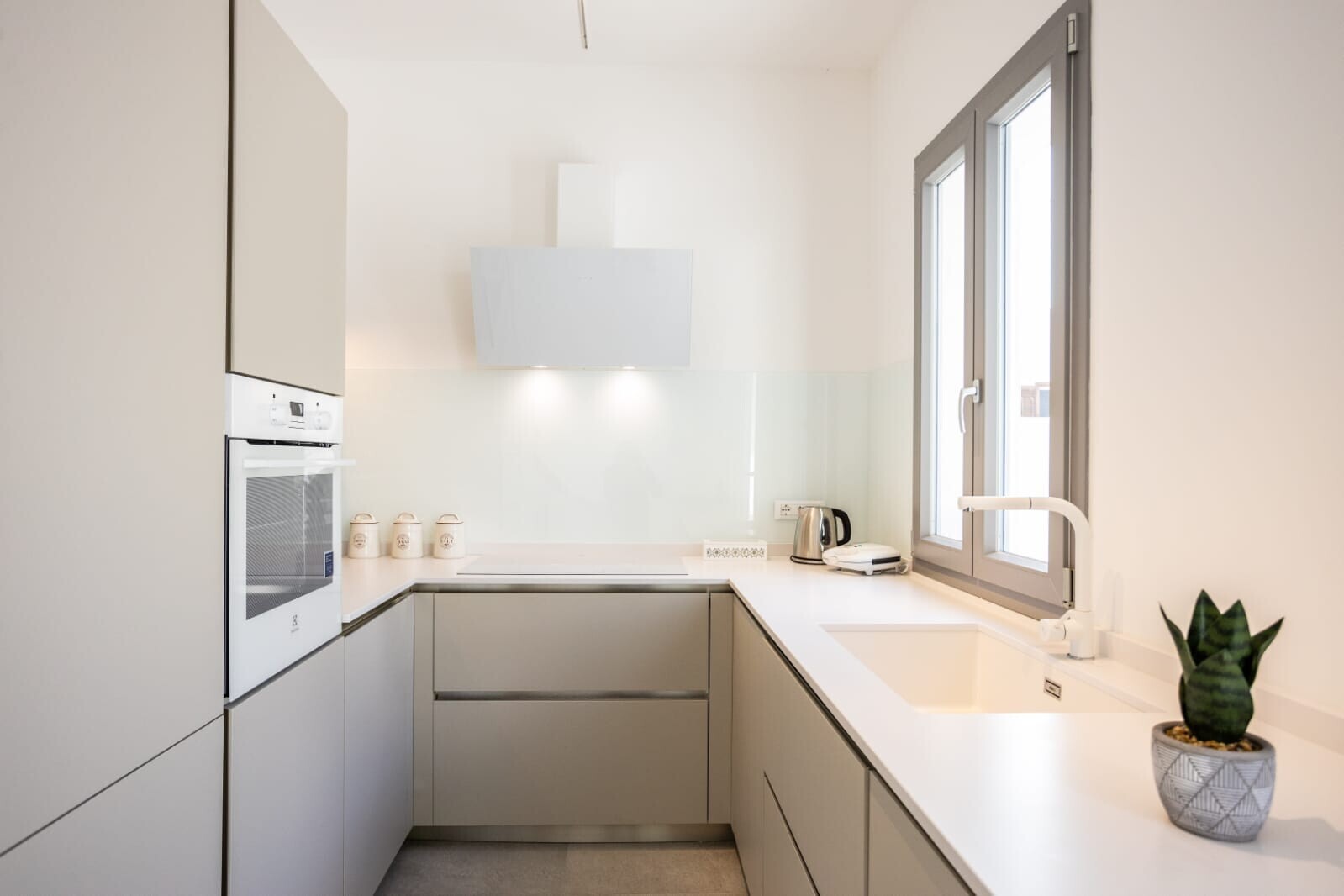 e2eb935c-035b-4574-818f-bfd2dabd11f9