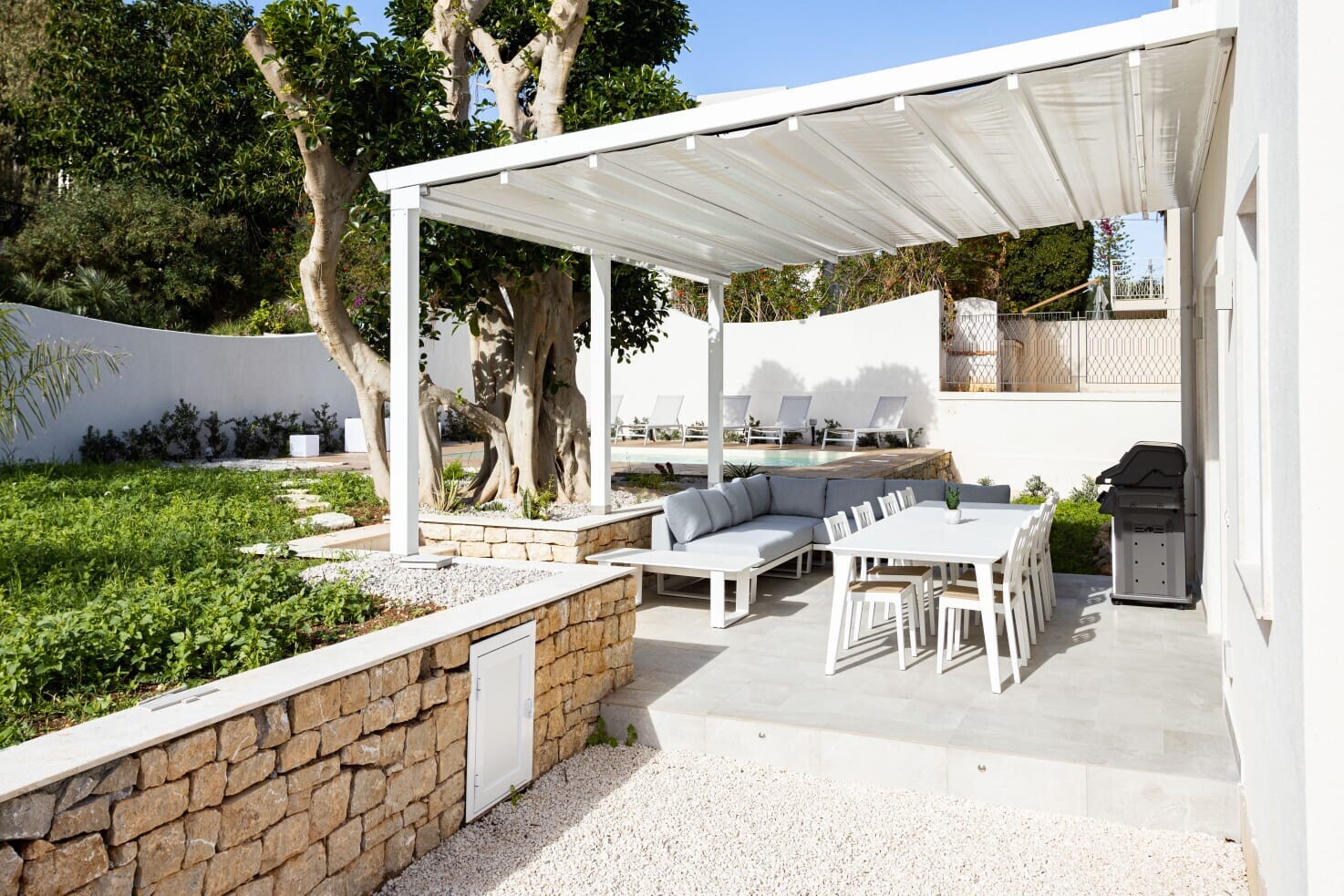 9b988c2e-0eb7-4e94-817a-6171459dac7e