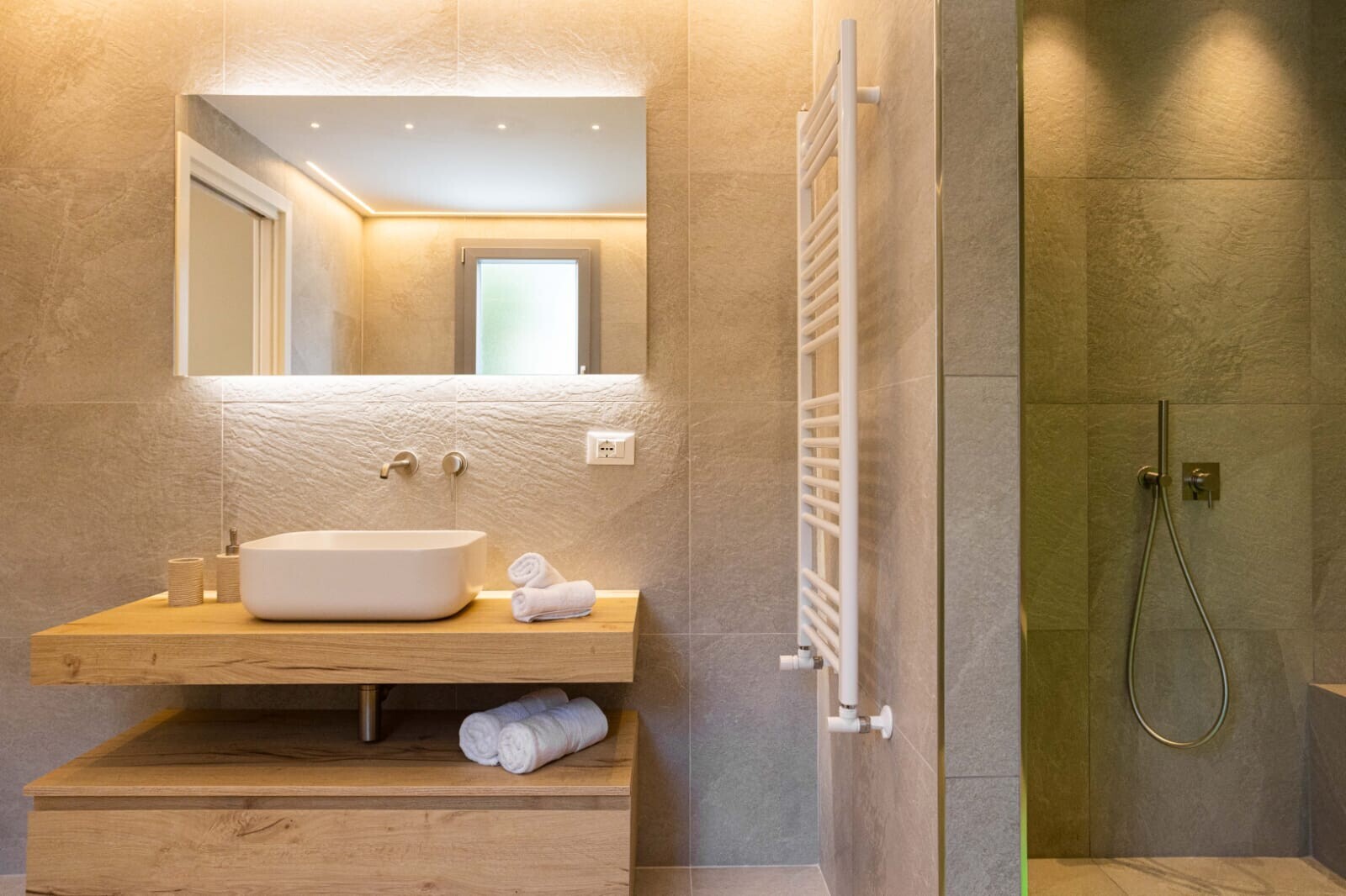 7d391a2a-e4aa-4421-a95d-b50da6553d1d