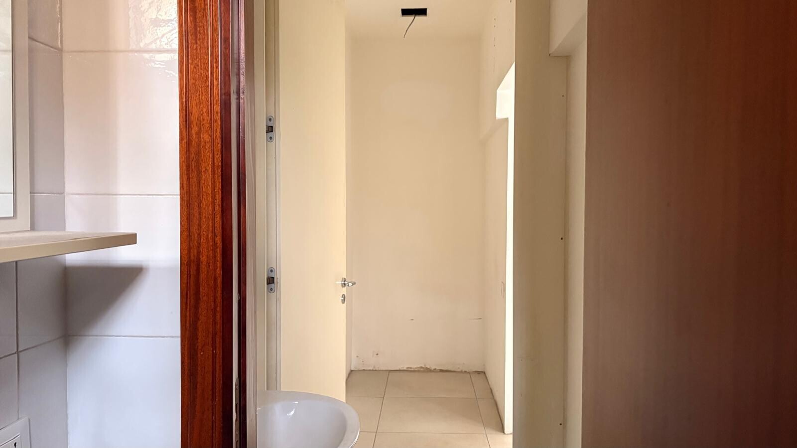 7b043e78-5932-4b36-9fa5-a75a99828ef2