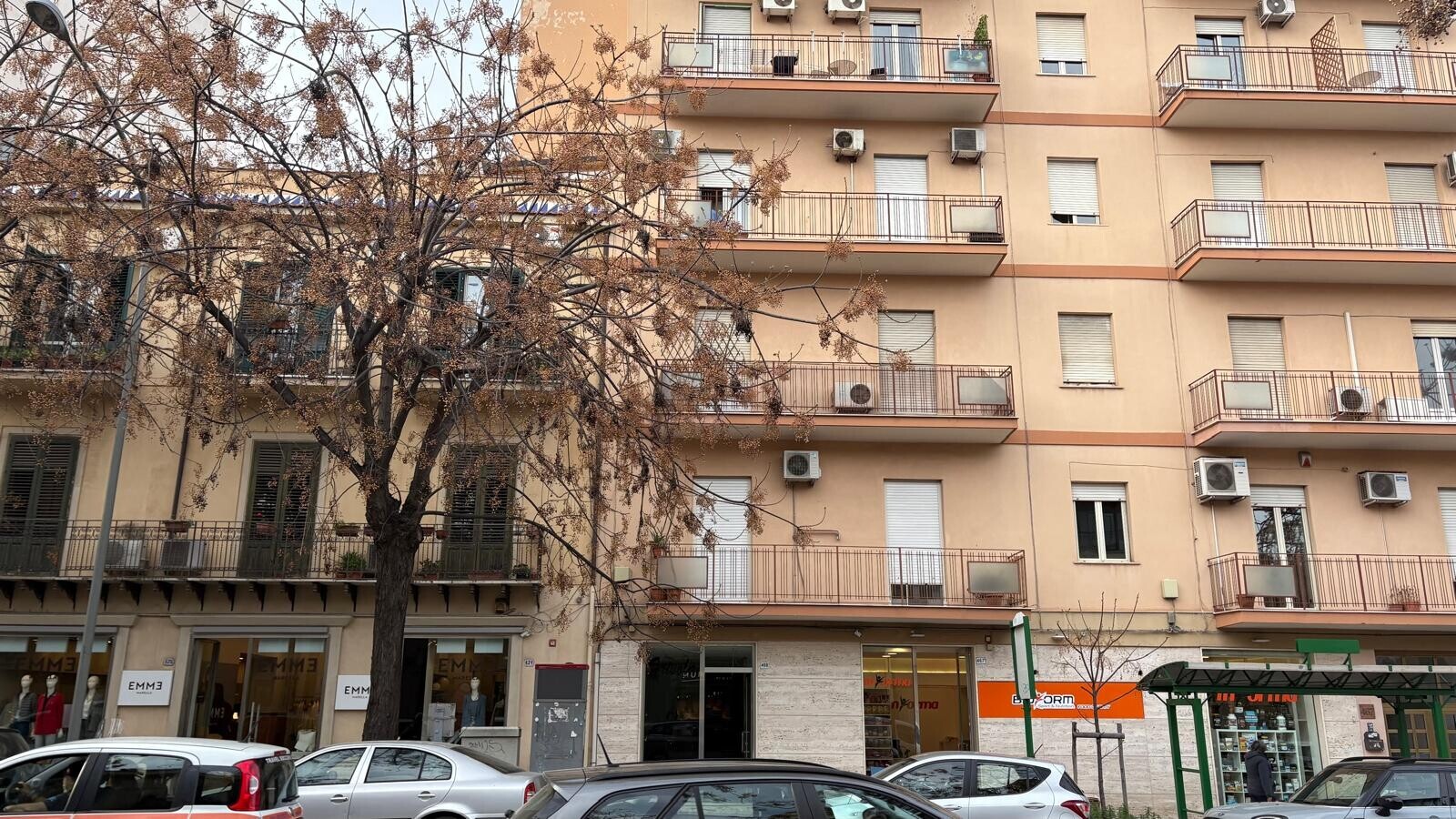 71c5937b-f852-4c42-9838-419f4673ee1e