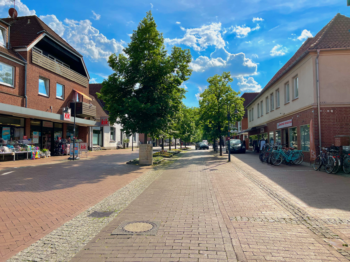 Vorderseite Haus (links)