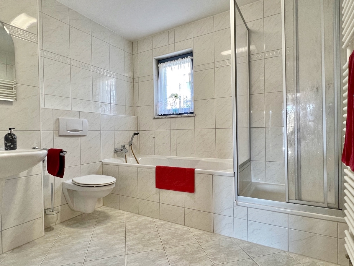 Badezimmer 1. OG