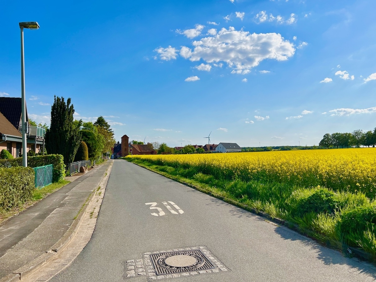 Benachbarte Straße