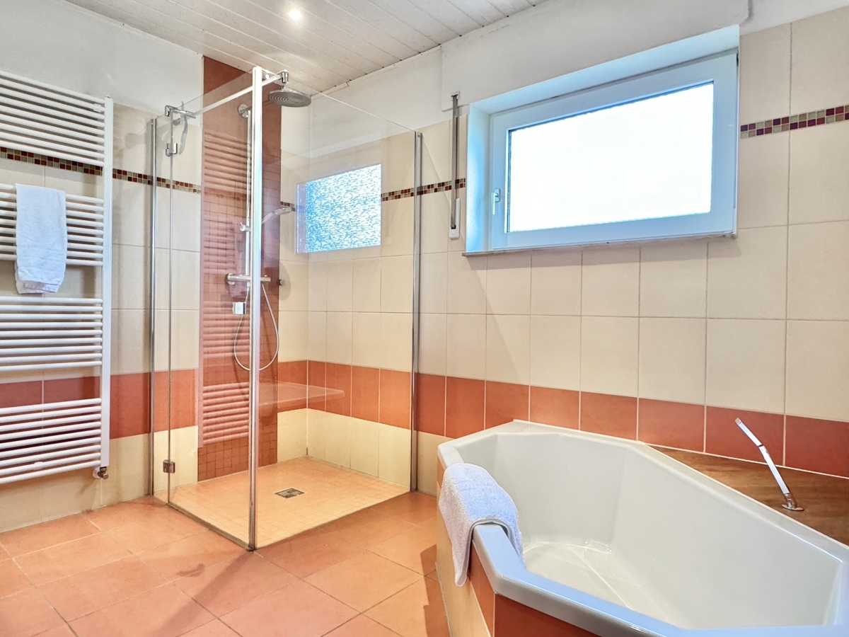 Badezimmer EG