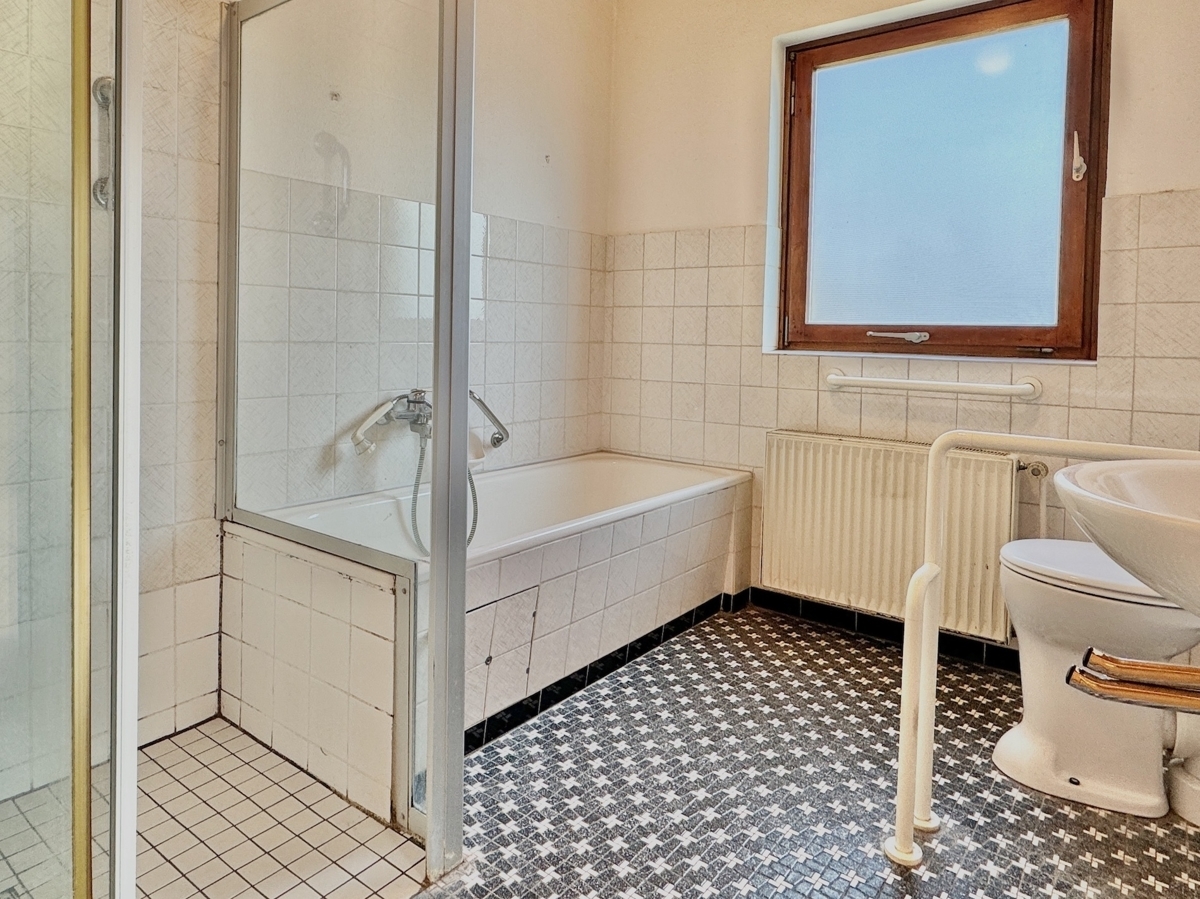 Badezimmer EG