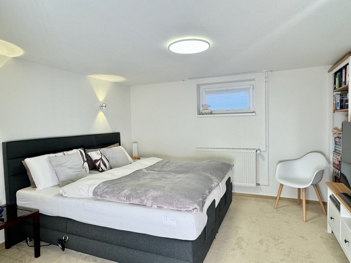 Gästezimmer mit Fenster KG
