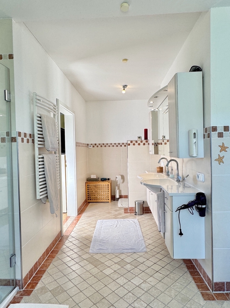 Badezimmer - verschiedene Ansichten