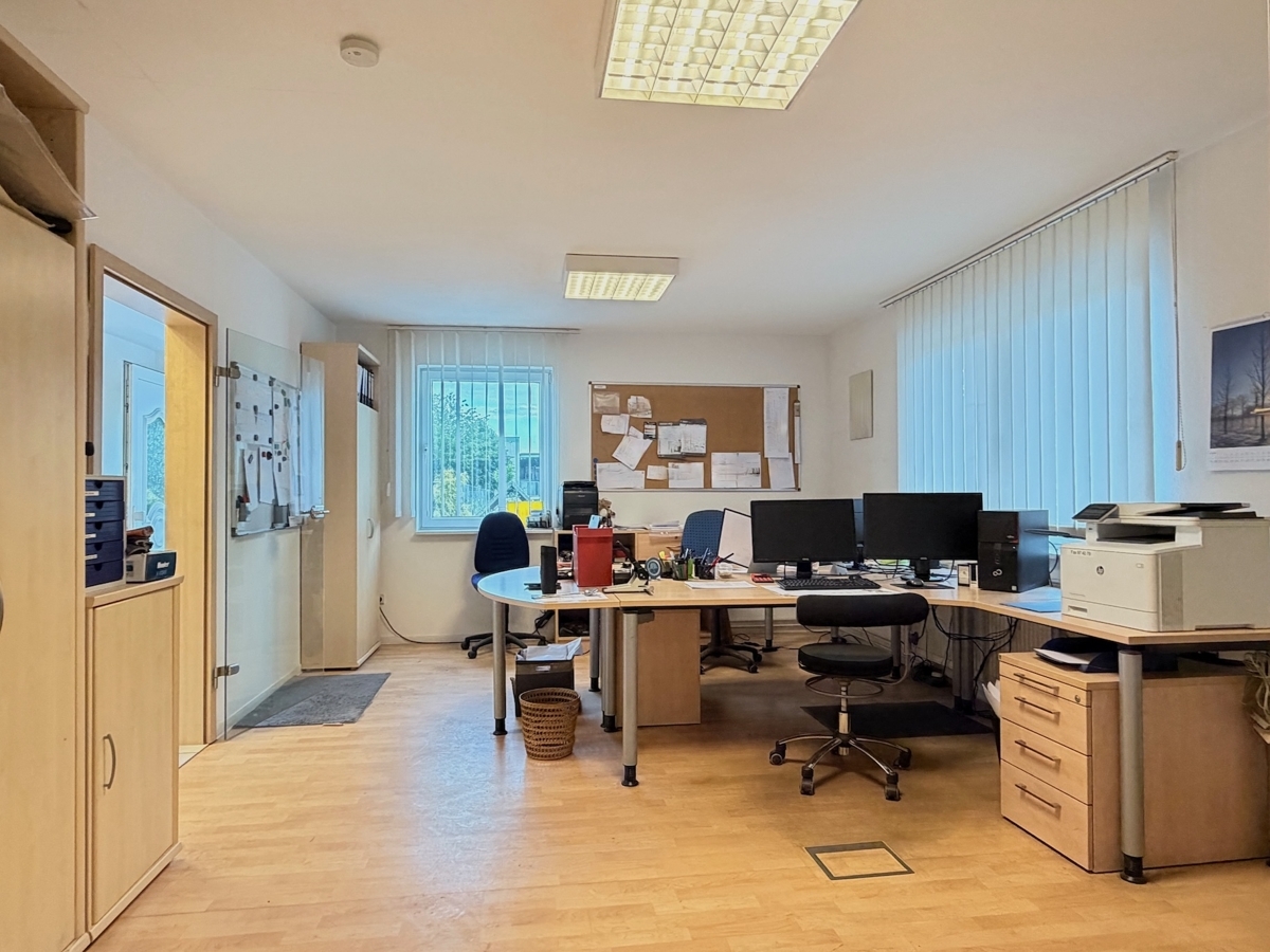 Büro 1