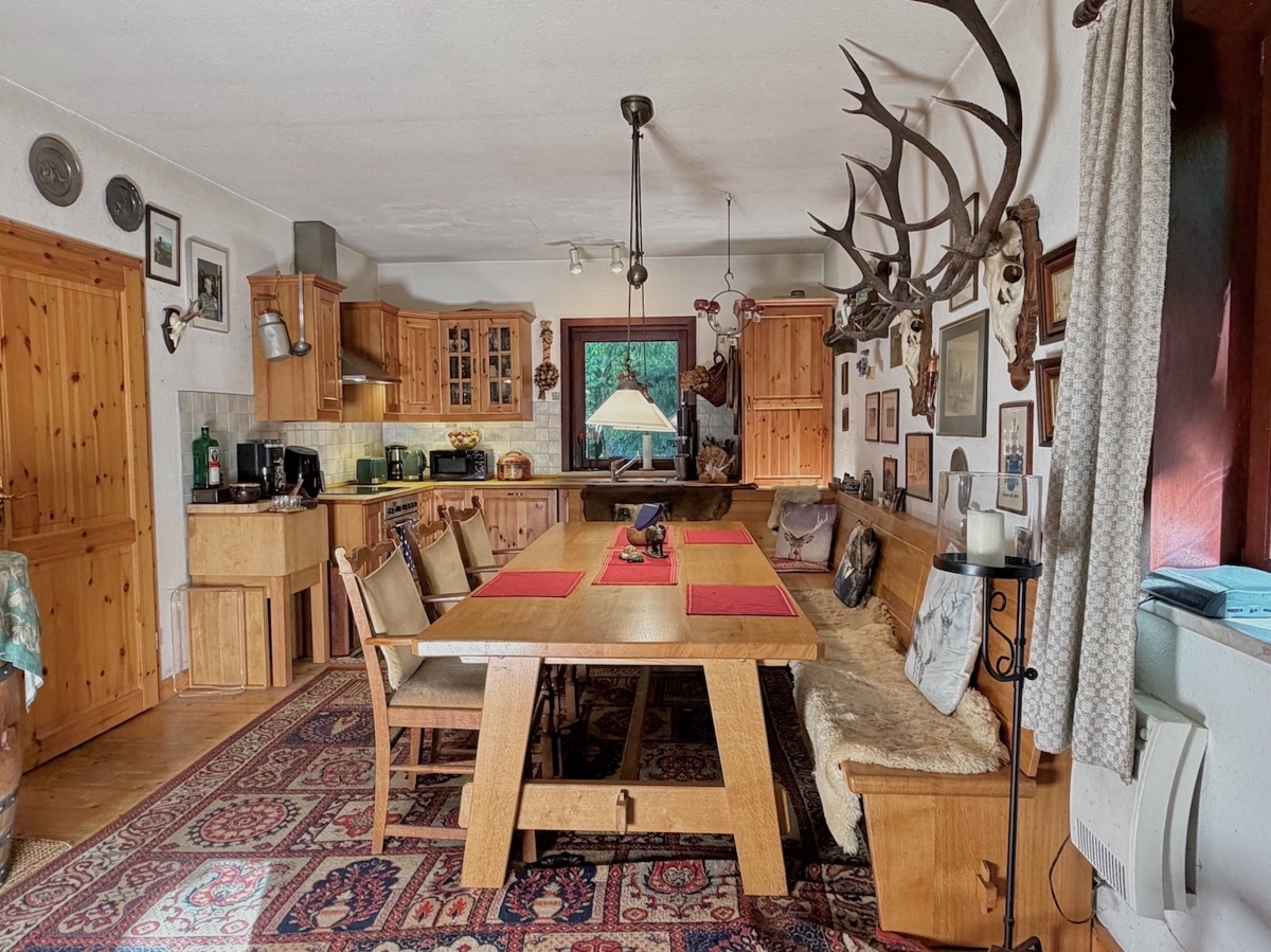 Küchen- u. Essbereich Jagdhaus
