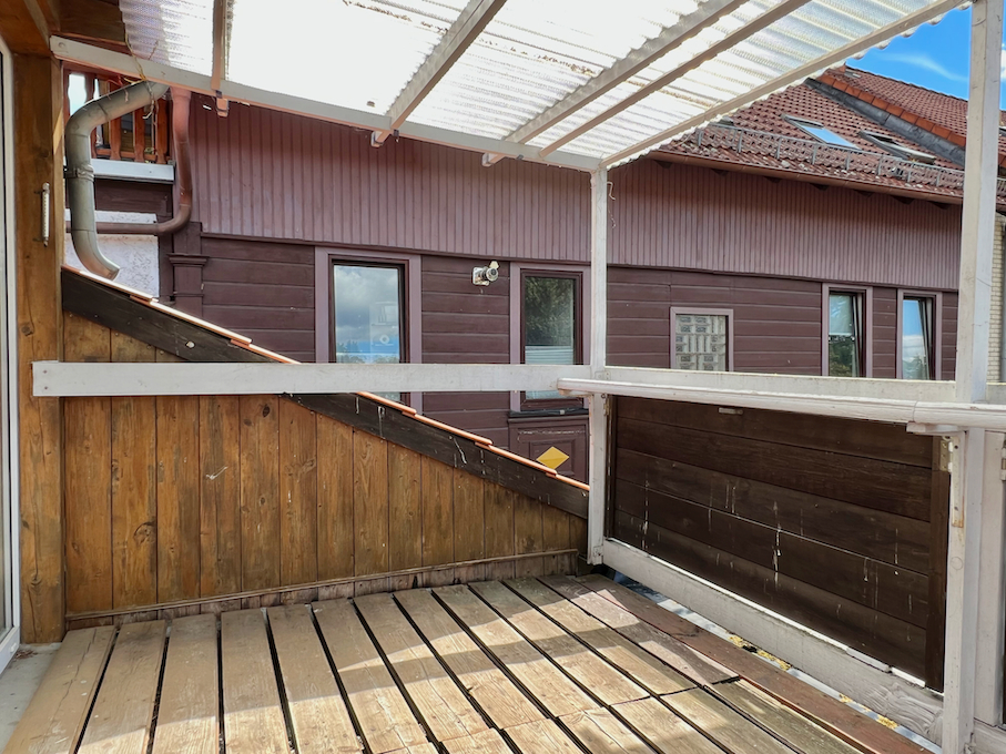 Dachterrasse mit Blick zum Nachbarhaus