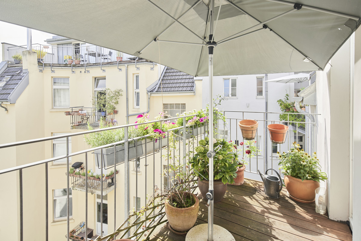 Sanierter Altbau im Agnesviertel mit Südbalkon