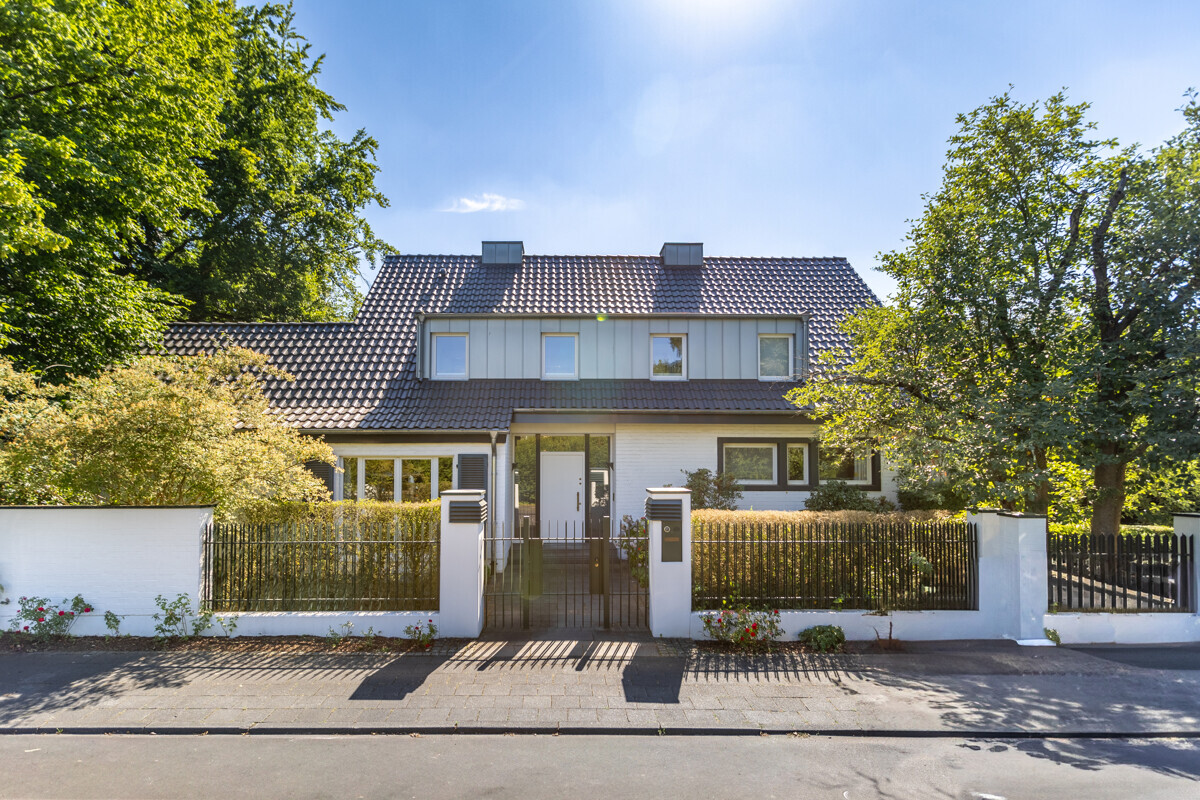 Landhaus auf Traumgrundstück im Auenviertel, Rodenkirchen