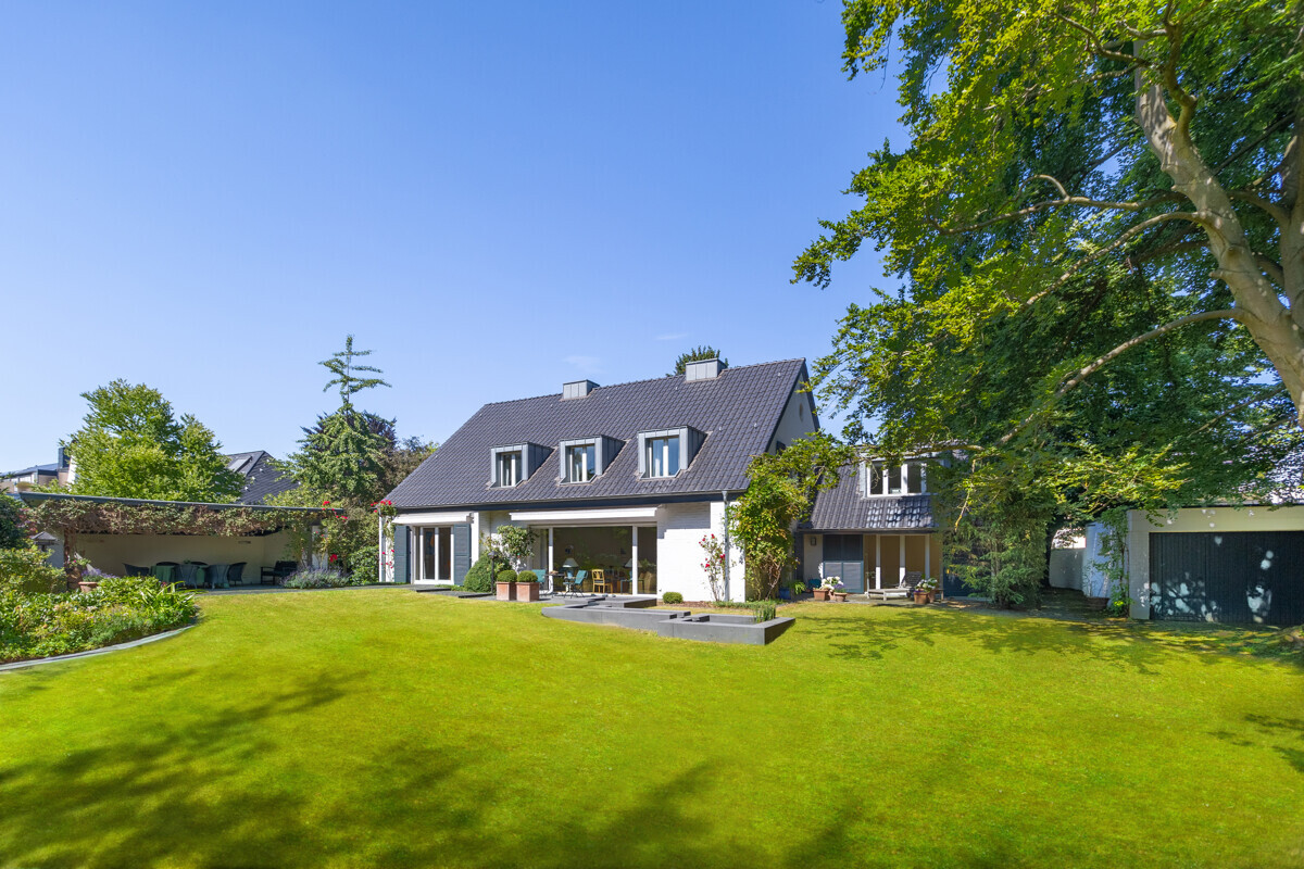 Landhaus auf Traumgrundstück im Auenviertel, Rodenkirchen