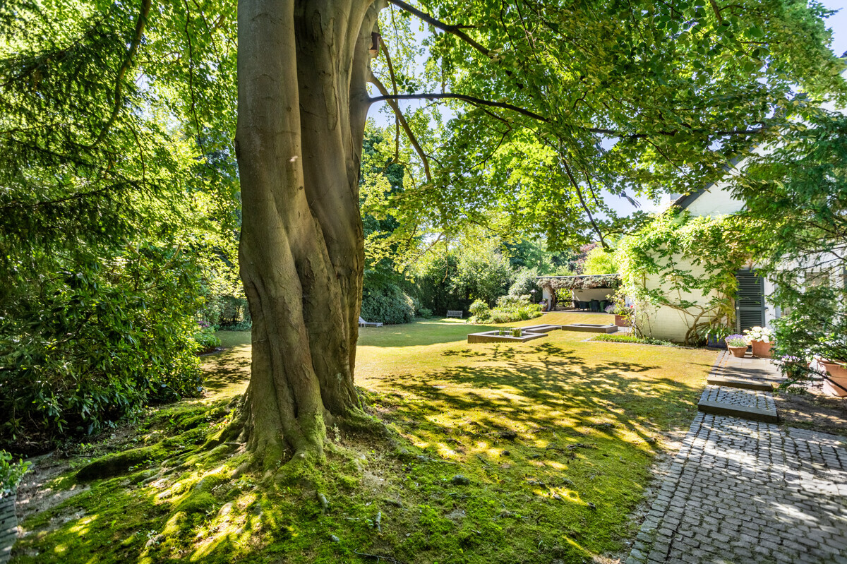 Landhaus auf Traumgrundstück im Auenviertel, Rodenkirchen