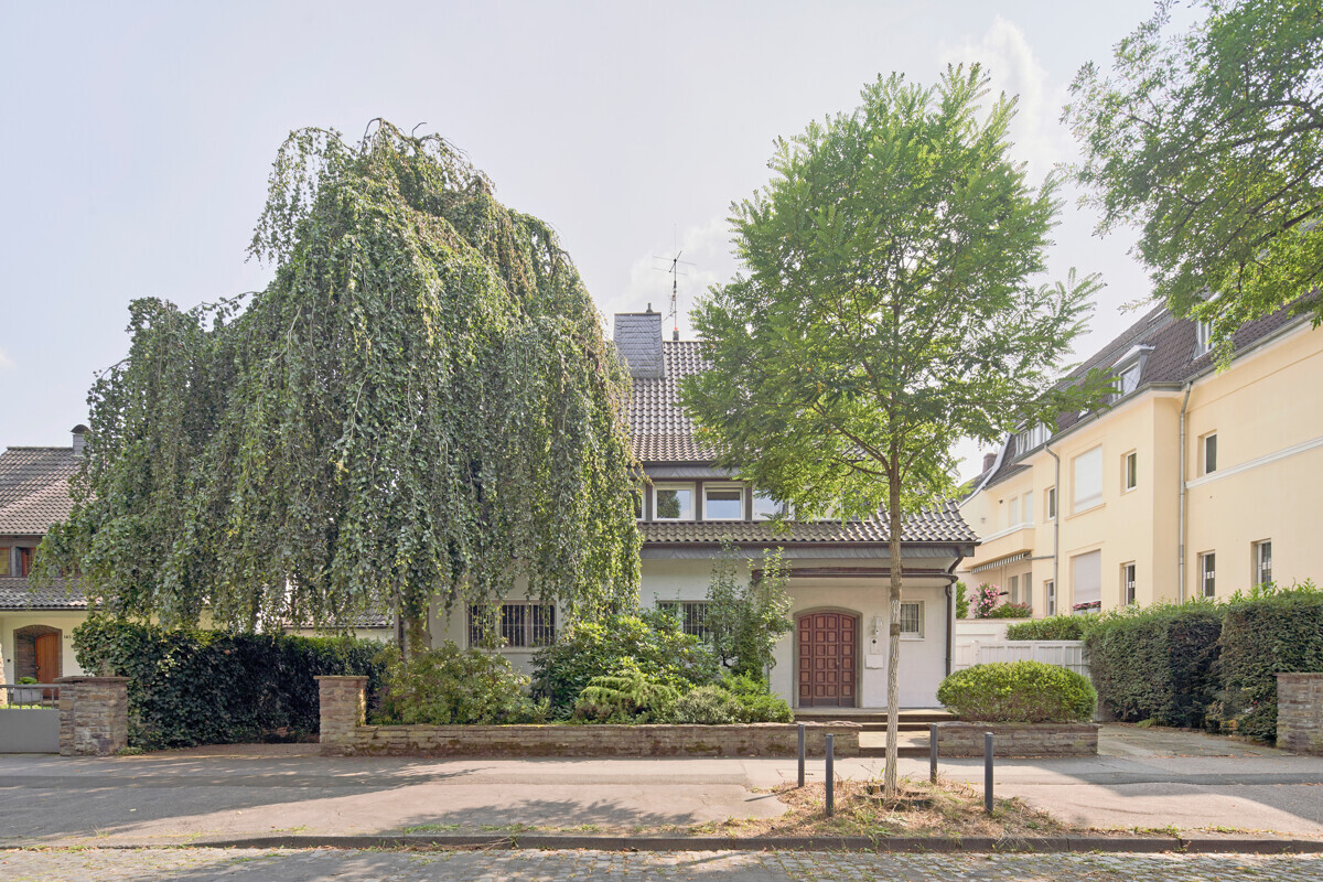 Wohnhaus in exzellenter Stadtwaldlage in Lindenthal