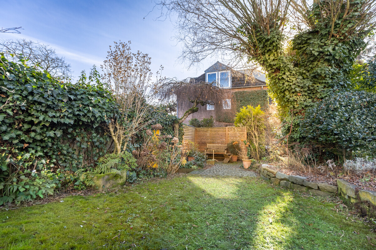 Modernes Stadthaus im Zentrum
Rodenkirchens.