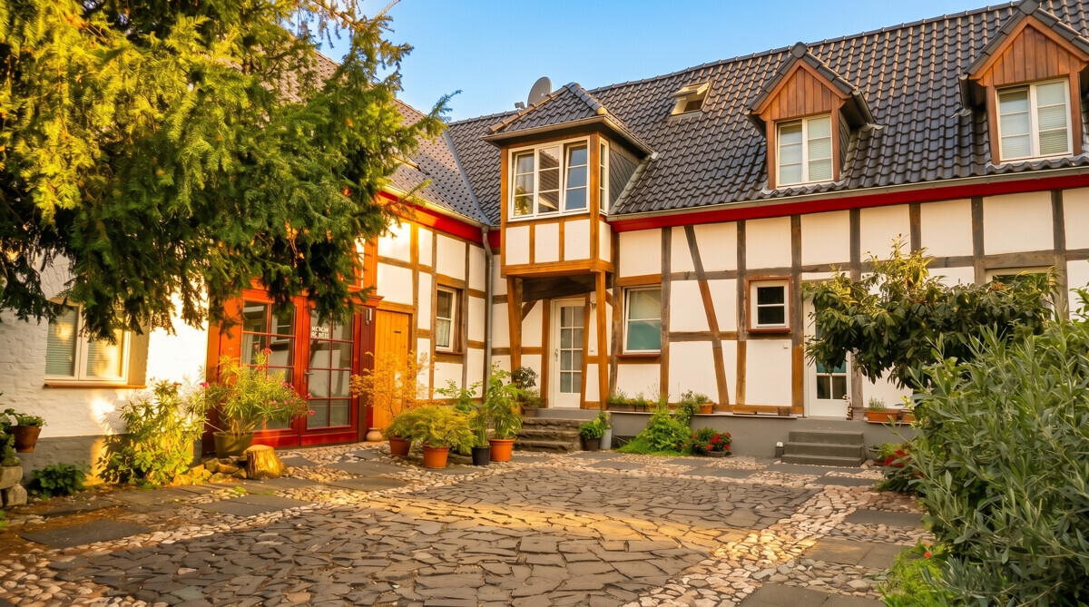 Sanierter Fachwerkhof im Herzen Zündorfs