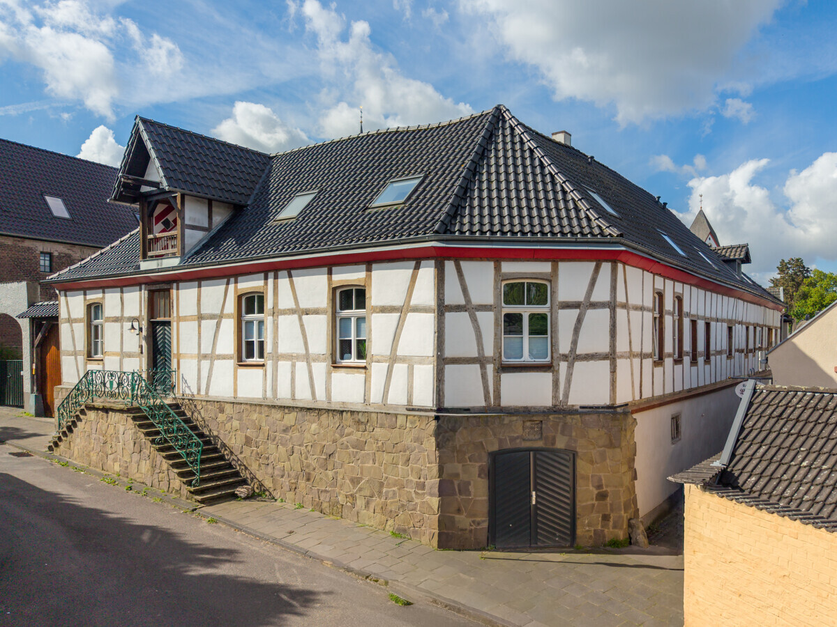 Sanierter Fachwerkhof im Herzen Zündorfs