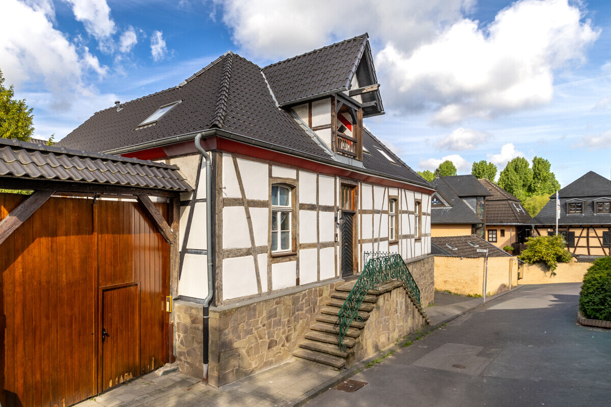 Sanierter Fachwerkhof im Herzen Zündorfs
