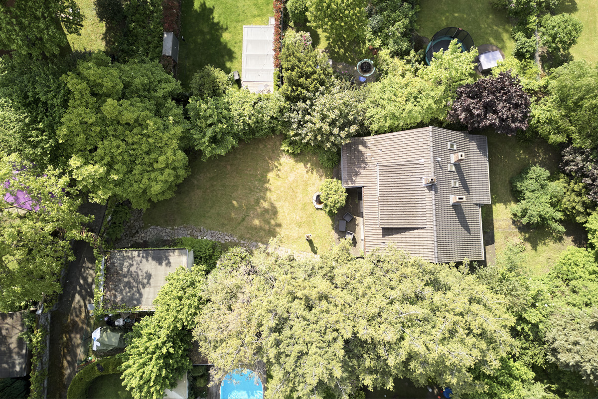 Landhaus auf großem Grundstück in Junkersdorf