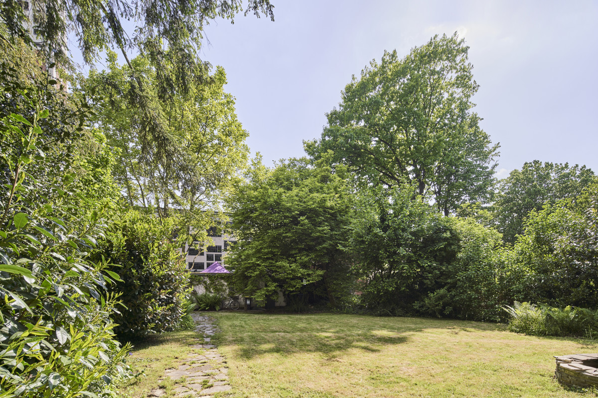 Landhaus auf großem Grundstück in Junkersdorf