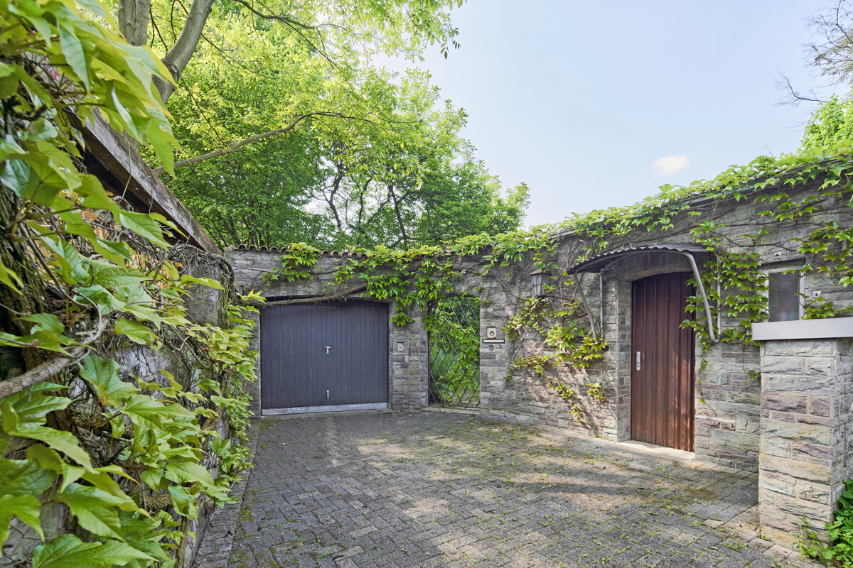 Landhaus auf großem Grundstück in Junkersdorf