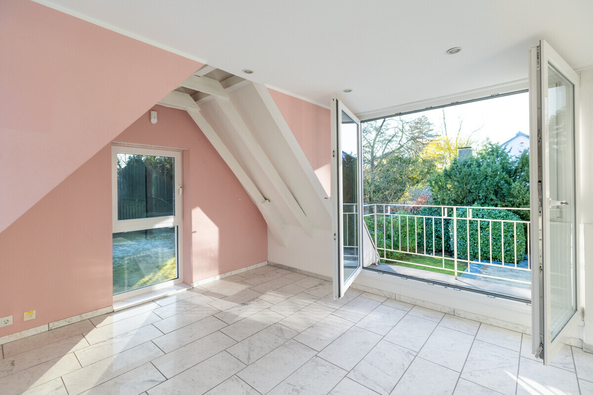 Großzügiges Einfamilienhaus mit Potential im Alt-Hahnwald