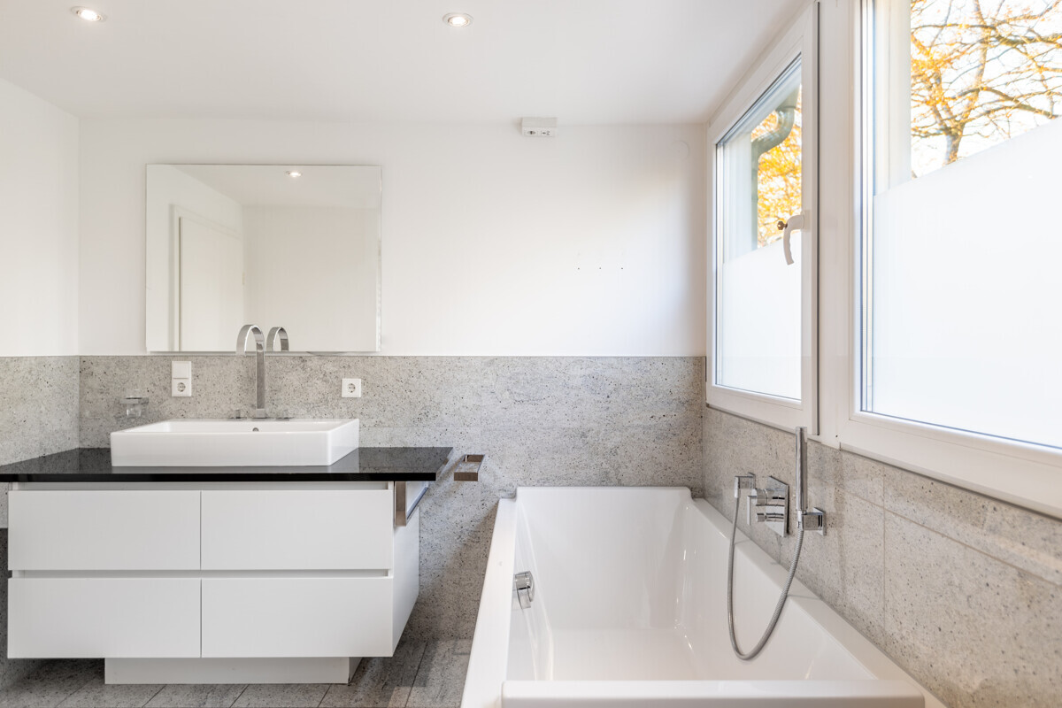 Großzügiges Einfamilienhaus mit Potential im Alt-Hahnwald