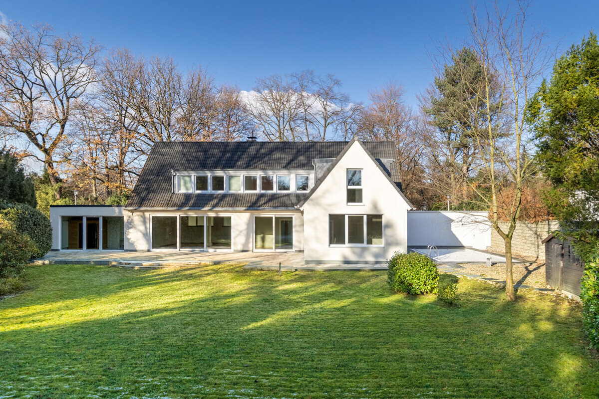 Großzügiges Einfamilienhaus mit Potential im Alt-Hahnwald