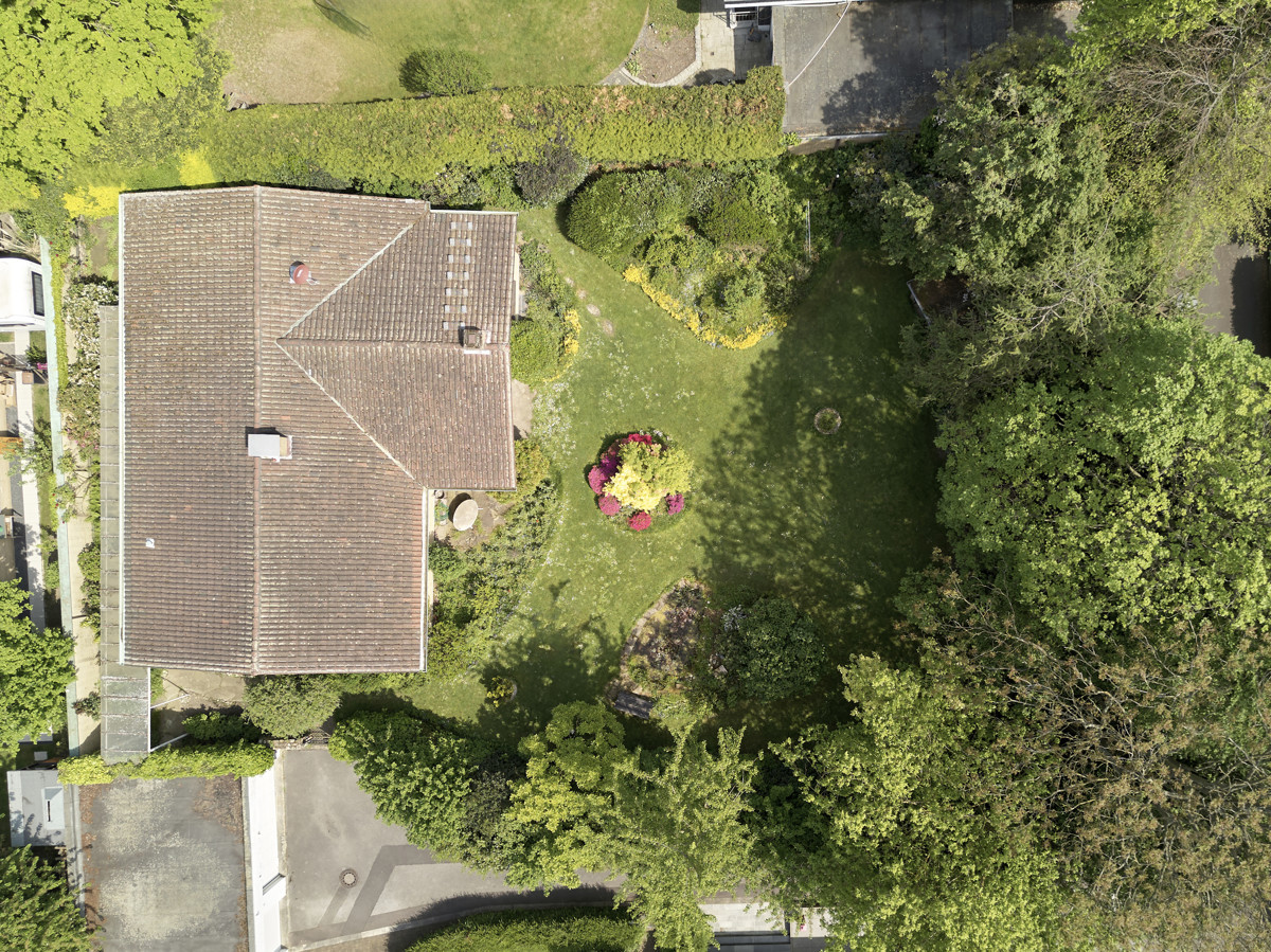 Einfamilienhaus auf Doppelgrundstück in Widdersdorf