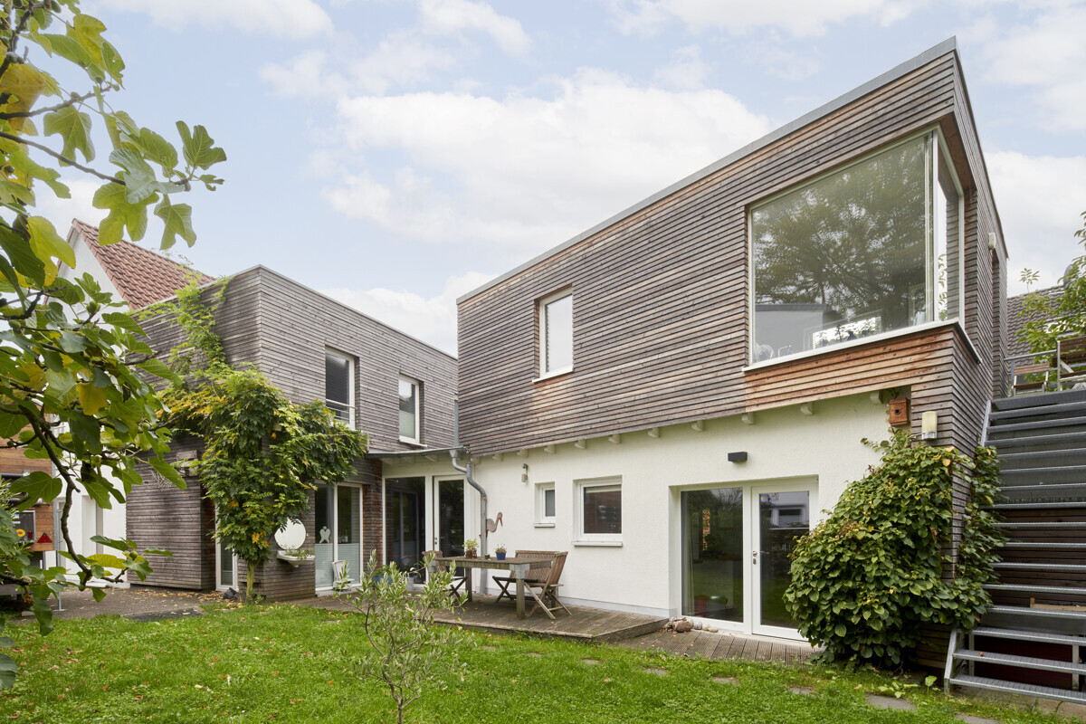 Freistehendes Einfamilienhaus mit 2 Apartments - Sürth