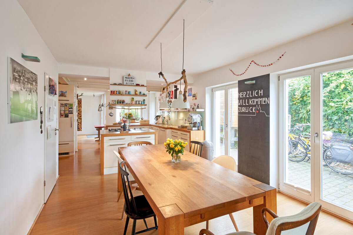 Freistehendes Einfamilienhaus mit 2 Apartments - Sürth