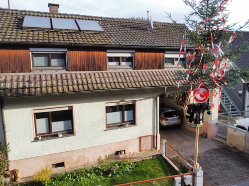 Außenansicht von links