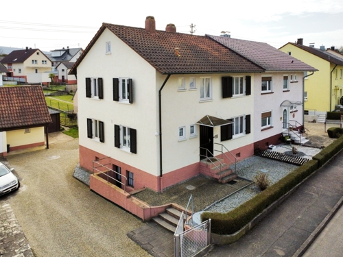 Außenansicht von links