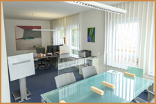Büro mit Besprechungsraum