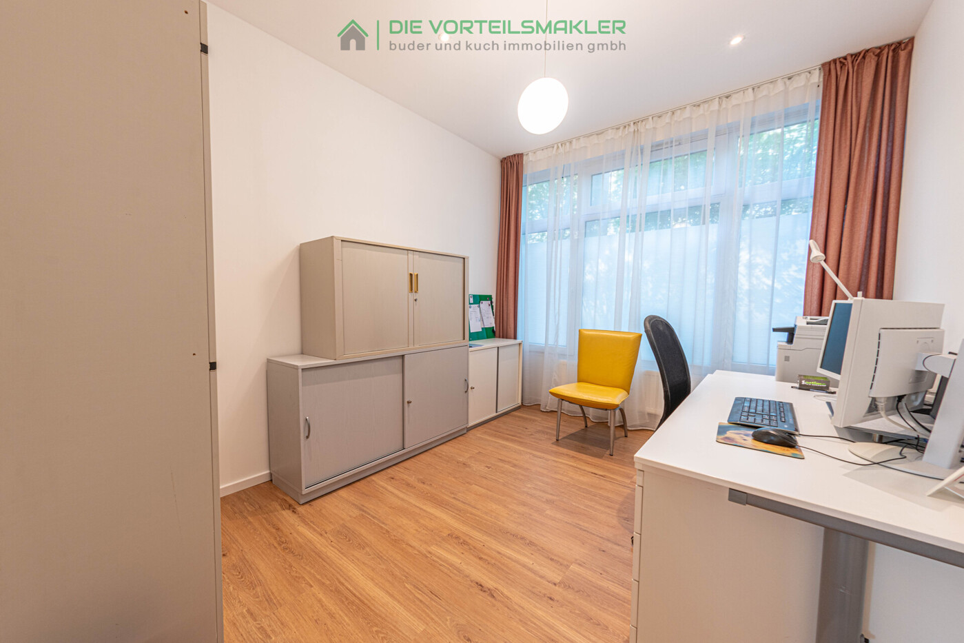 Arbeitszimmer
