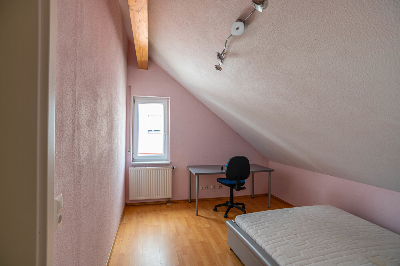 Zimmer 1 im DG 1:2