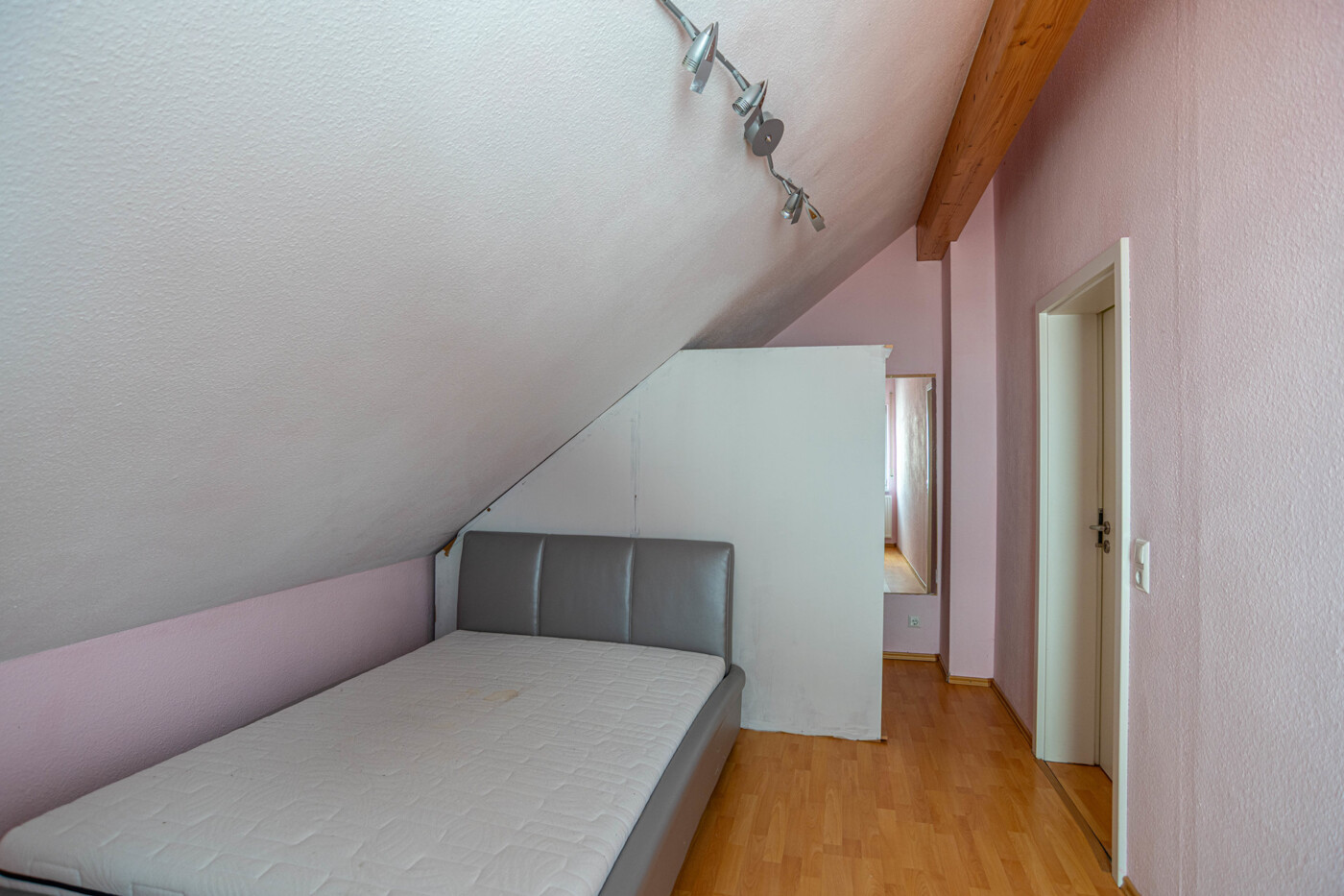Zimmer 1 im DG 2:2