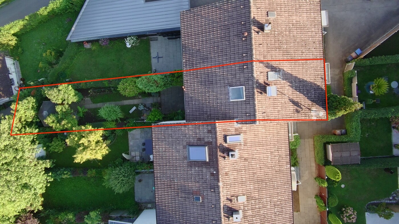 Haus und Grundstück von oben