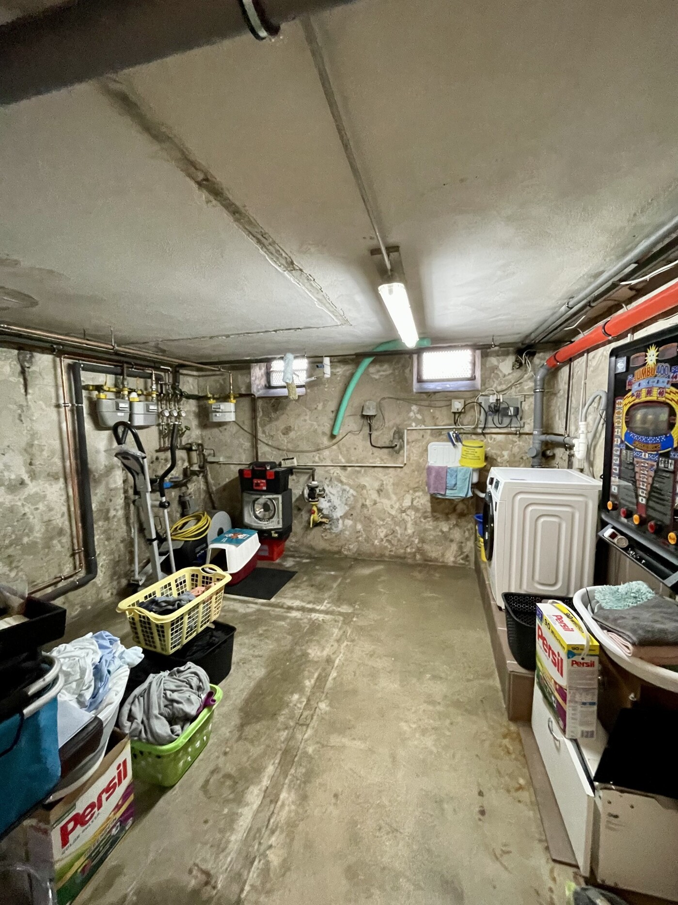 Vorderhaus Keller : HWR